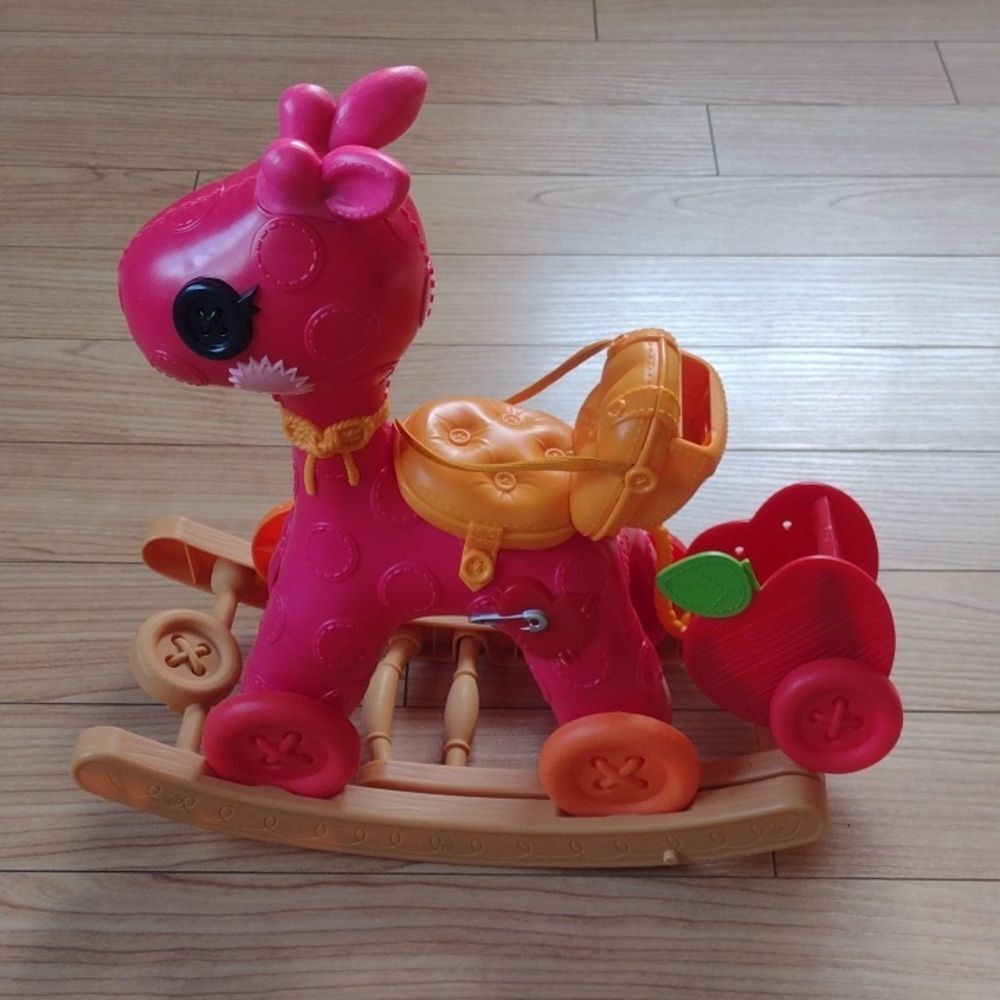 MGA Entertainment Lalaloopsy Littles Rolling Rocking Ride On Horse with Apple